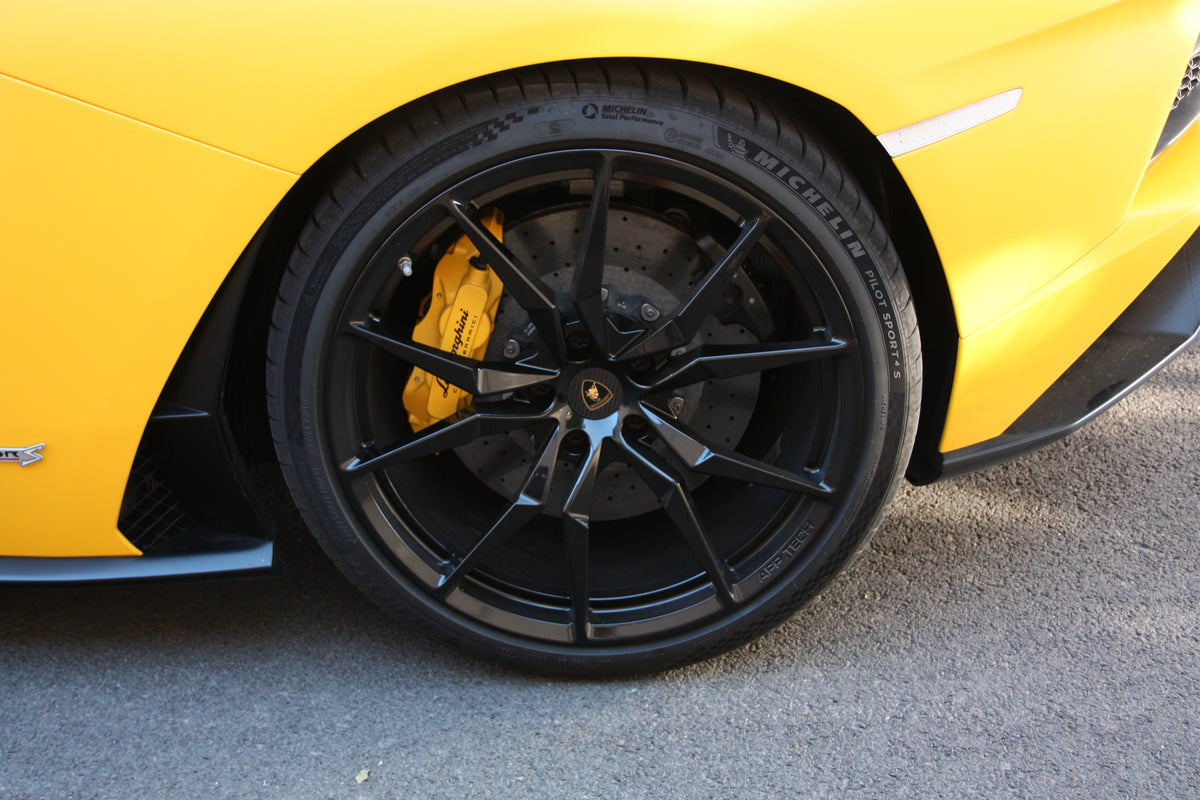 Lamborghini Aventador S Roadster / 28.000km / 394.900€