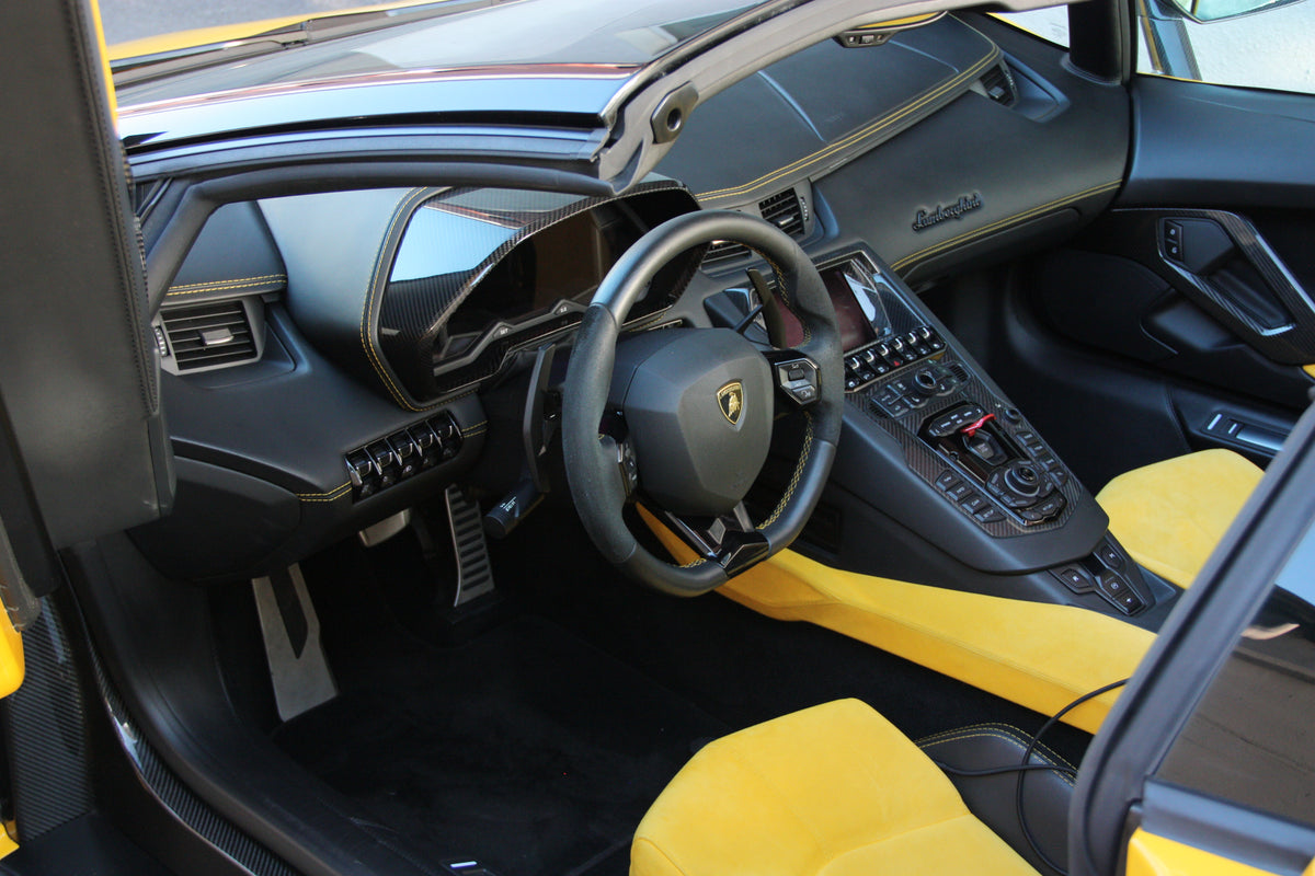 Lamborghini Aventador S Roadster / 28.000km / 394.900€