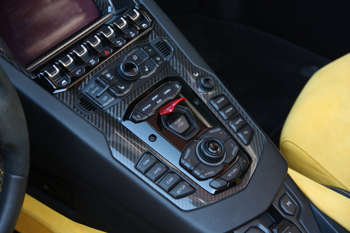 Lamborghini Aventador S Roadster / 28.000km / 394.900€