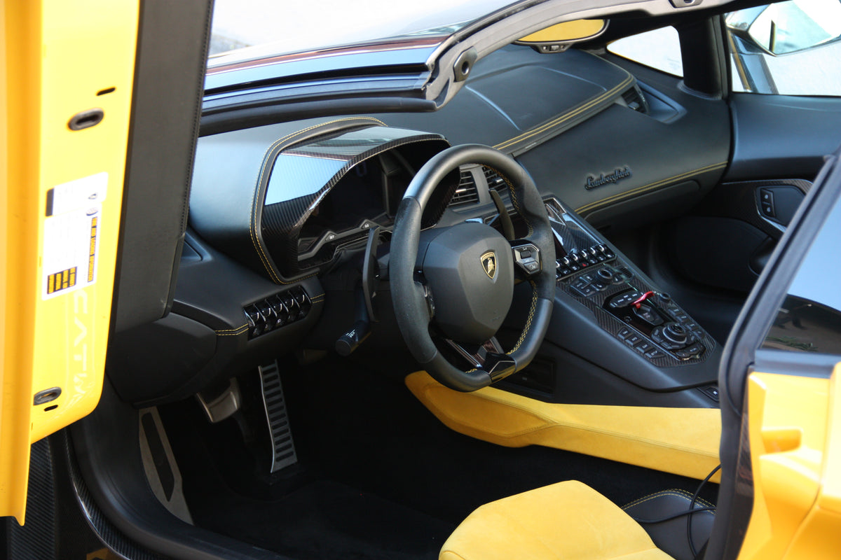 Lamborghini Aventador S Roadster / 28.000km / 394.900€