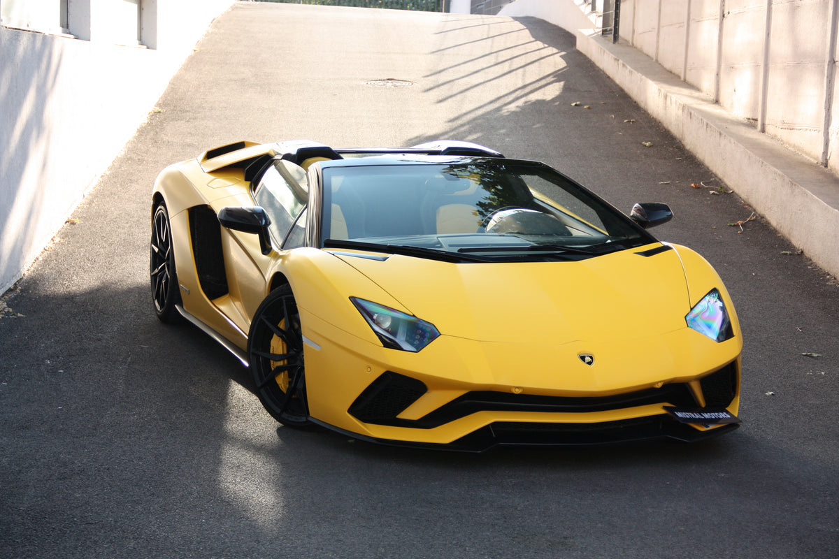 Lamborghini Aventador S Roadster / 28.000km / 394.900€