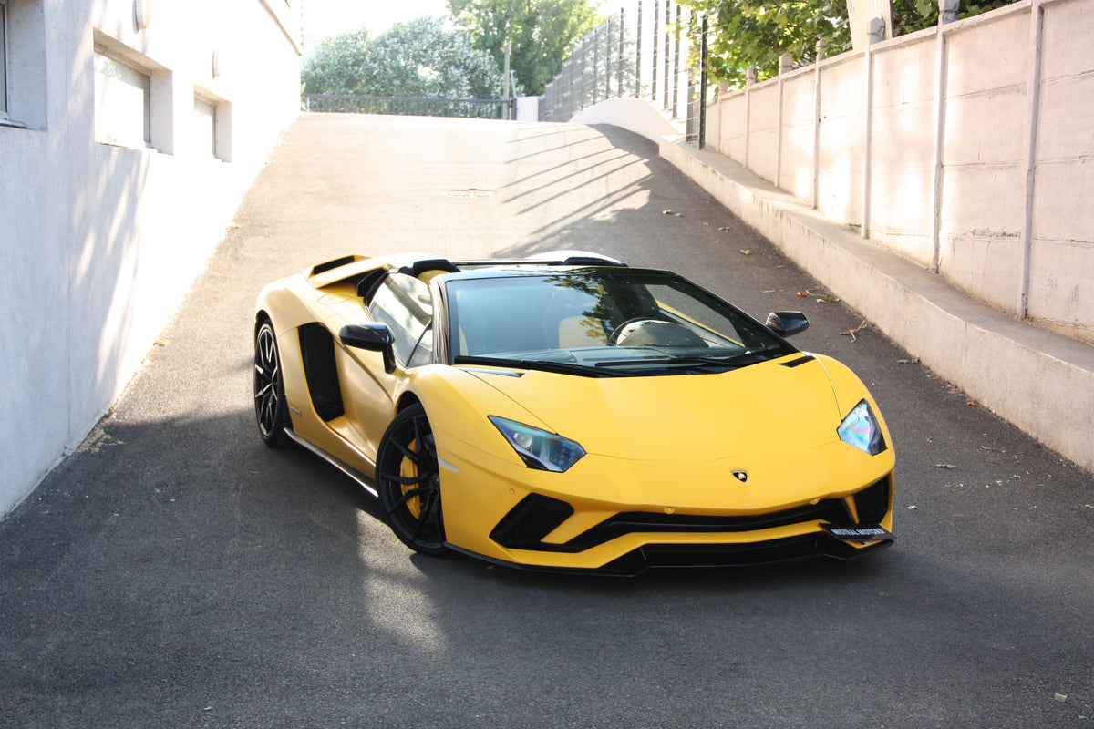Lamborghini Aventador S Roadster / 28.000km / 394.900€