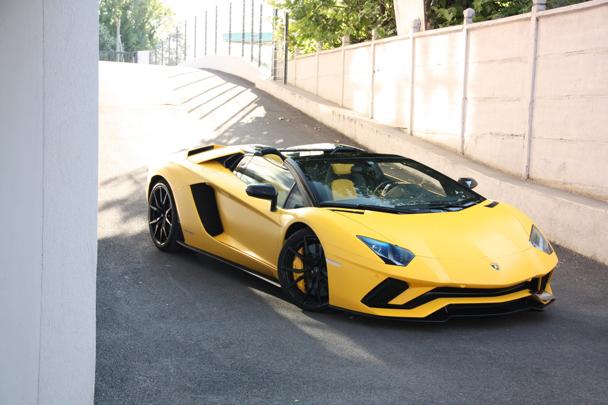 Lamborghini Aventador S Roadster / 28.000km / 394.900€