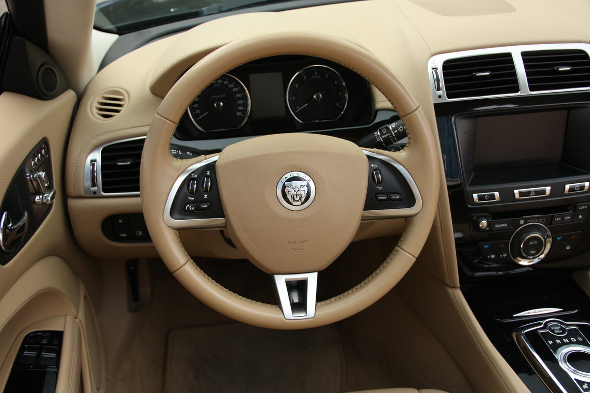 Jaguar XK Cabriolet V8 / 74.900km / 47.900€ / 2012