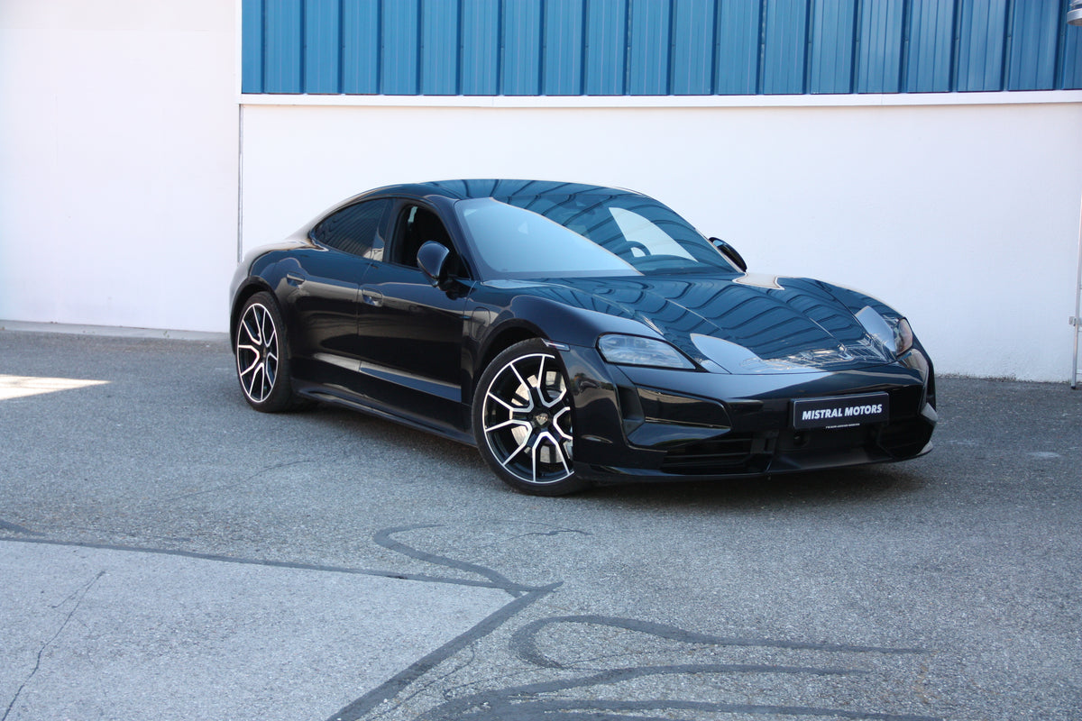 Porsche Taycan Turbo / 13.500km / 129.900€ / 2025